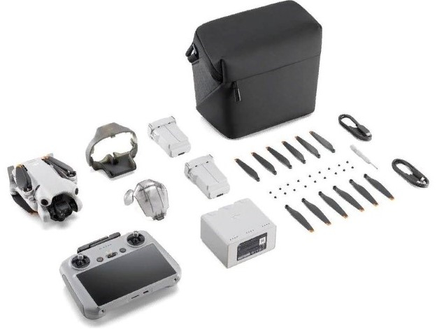 Квадрокоптер DJI Mini 4 Pro Fly More Combo Plus (DJI RC 2)